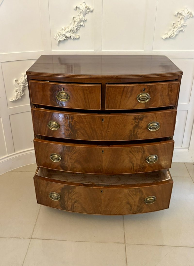 Antique George III Quality Figured Mahogany Bow Fronted Chest of 5 Drawers - Image 4